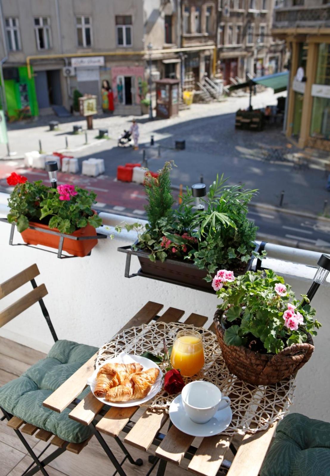 Traditional Romanian Apartments Bucharest Exterior photo